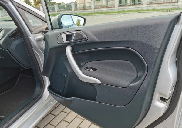 Ford Fiesta cena 22900 przebieg: 157000, rok produkcji 2012 z Kolbuszowa małe 232